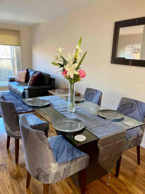 1 2 The Inchcailloch Suite Loch Lomond Apartment in Balloch Road