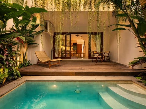Facade/entrance, Natural landscape, Balcony/Terrace, Pool view, Swimming pool, sunbed