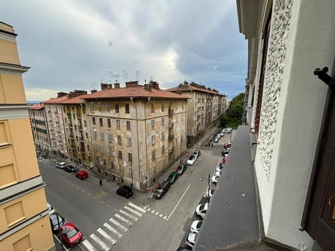 Bird's eye view, City view, Street view, Parking