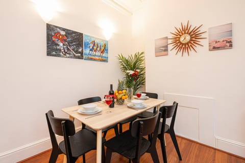 Decorative detail, Dining area