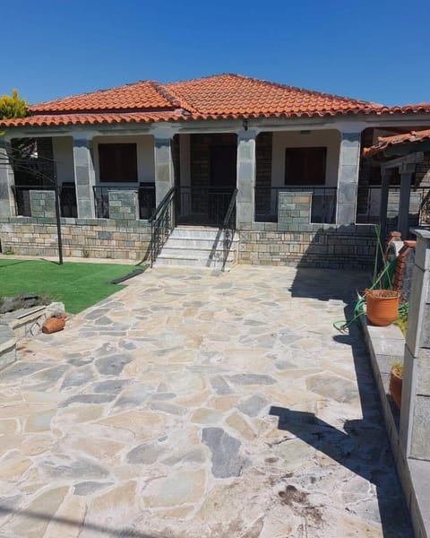 Property building, Garden, Balcony/Terrace