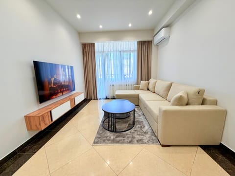 Communal lounge/ TV room, TV and multimedia, Living room, Seating area