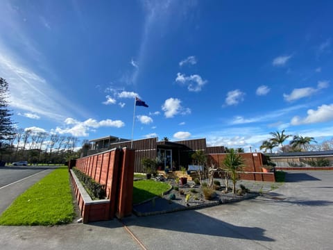 Property building, Day, Garden