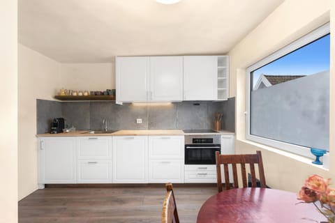 dishwasher, microwave, oven, stove, kitchen