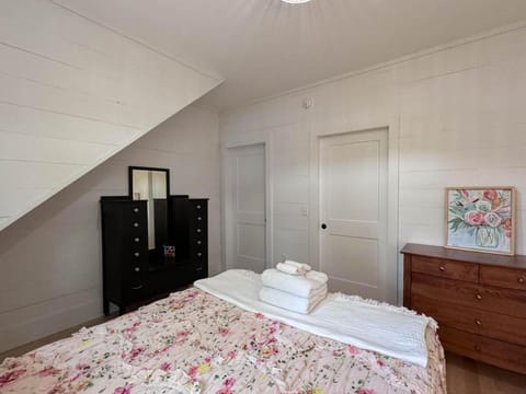 Long Lake-Lake Front - House in Long Lake