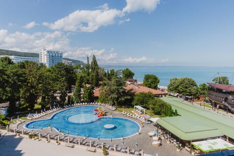 Nearby landmark, Day, Natural landscape, Pool view, Sea view, Swimming pool