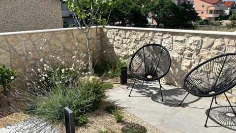 Garden, Garden, Seating area