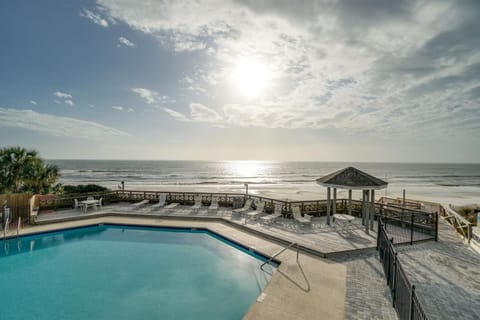 Beach, Pool view, Sea view, Swimming pool, sunbed