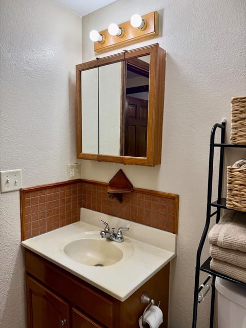 Place at the Lake House in Tom Township