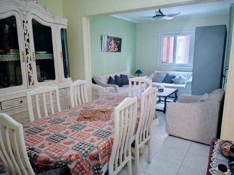 TV and multimedia, Living room, Dining area