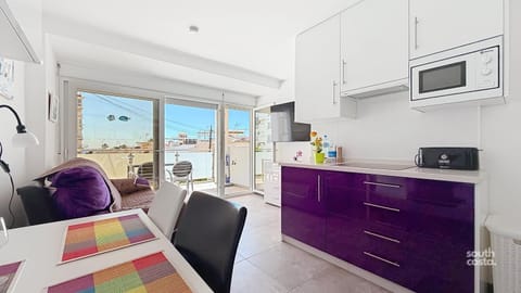 TV and multimedia, Kitchen or kitchenette, toaster
