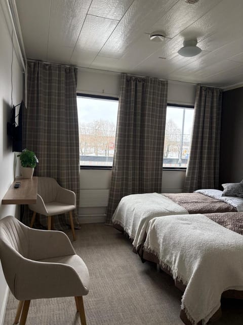 Bed, TV and multimedia, Photo of the whole room, Bedroom, internet