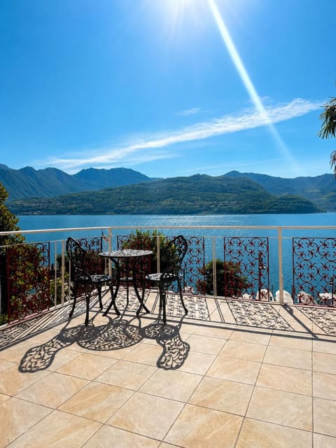 Balcony/Terrace, Lake view