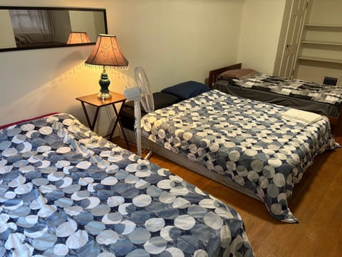 Spacious Family Room near YVR - Free Parking, Parks & Shopping Vacation rental in Vancouver