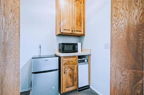 Beautiful Presidential Suite Private Bath near DFW Vacation rental in Bedford