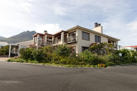 Property building, Natural landscape, Mountain view