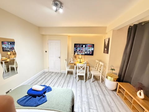 Dining area, Bedroom