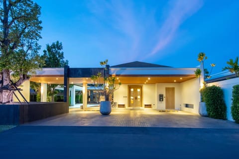 Property building, Day, Night, Solarium