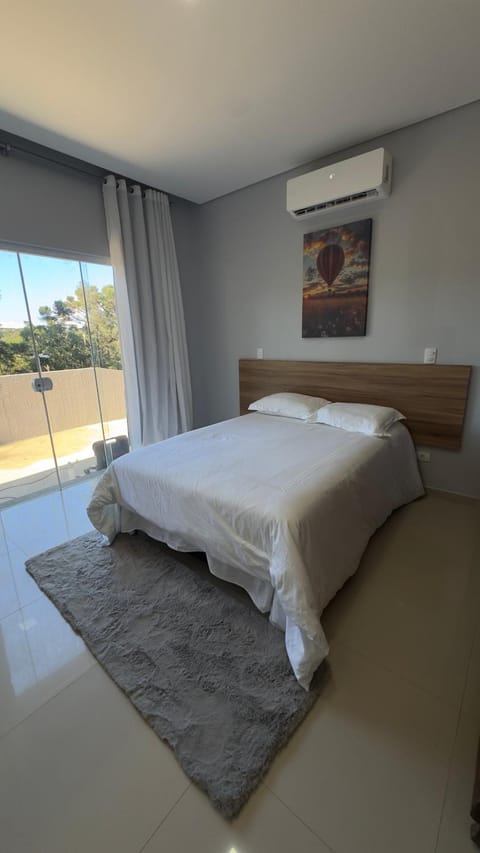 Bed, Photo of the whole room, Bedroom, air conditioner