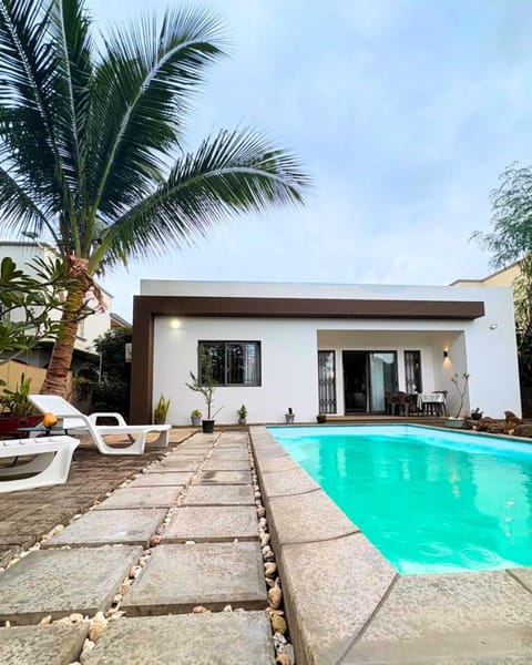 Property building, Garden view, Pool view, Swimming pool, sunbed