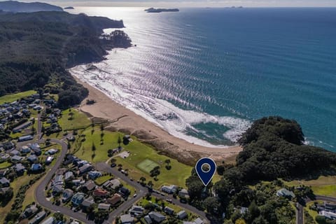 Property building, Bird's eye view, Beach, Beach, Tennis court, Location