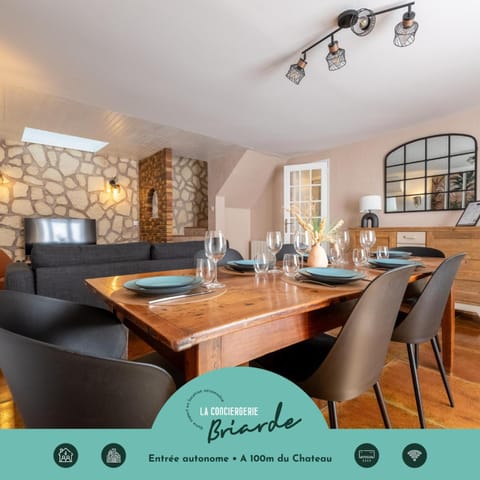 Communal lounge/ TV room, Living room, Dining area, concierge