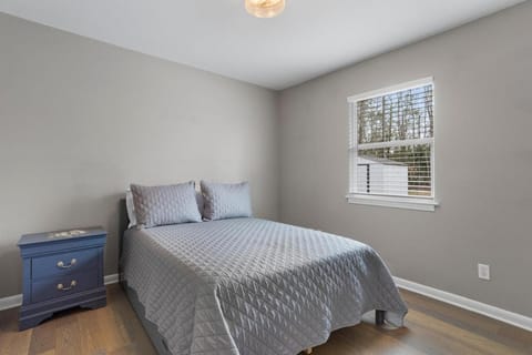 Coastal Getaway Near Beach & Casino 2BR Sleep 6 House in Bay Saint Louis