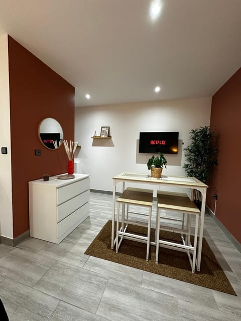 TV and multimedia, Dining area