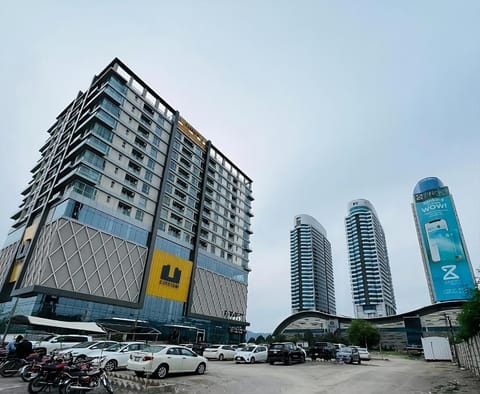 Property building, Day, City view, Location, Parking