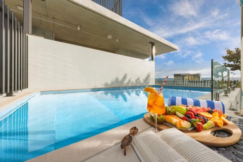 Pool view, Swimming pool