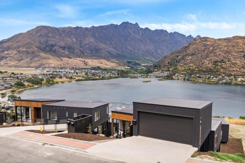 Property building, Neighbourhood, City view, Lake view, Mountain view