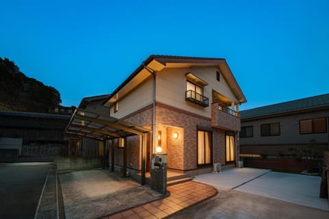 Property building, Night
