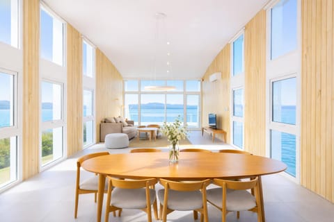 Natural landscape, View (from property/room), Dining area, Lake view, Mountain view
