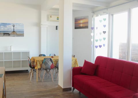 Balcony/Terrace, Balcony/Terrace, Living room, Seating area, Dining area, air conditioner