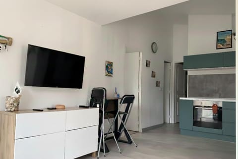 TV and multimedia, Kitchen or kitchenette