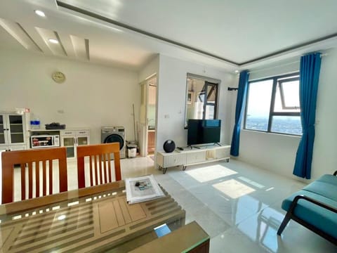 Communal lounge/ TV room, Kitchen or kitchenette, Living room, kitchen