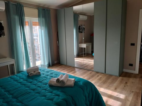 Bed, Photo of the whole room, Bedroom, towels, wardrobe