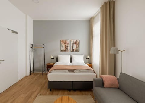 Bed, Seating area, Bedroom
