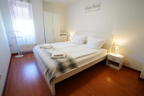 Bed, Bedroom, towels, wardrobe