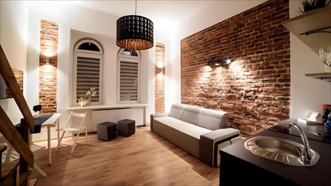 Kitchen or kitchenette, Living room, Seating area, Dining area