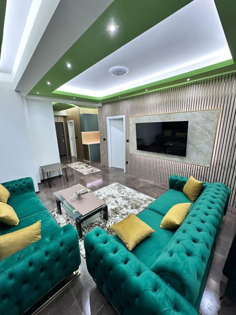 Communal lounge/ TV room, Living room, Seating area