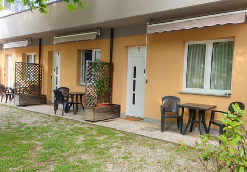 Property building, Patio, Inner courtyard view