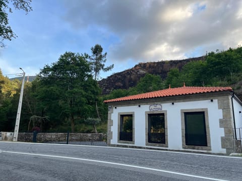 Facade/entrance, Parking