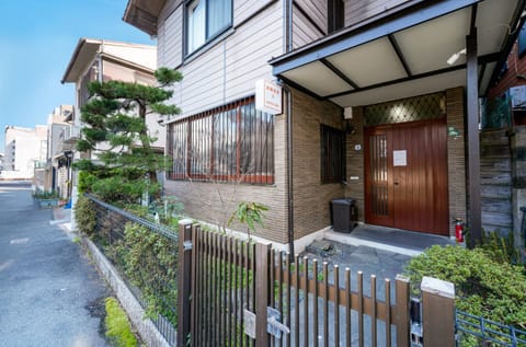 Property building, Day, Neighbourhood