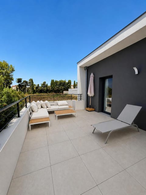 Patio, View (from property/room), Balcony/Terrace, sunbed