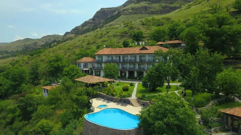 Property building, Natural landscape, Garden, Garden view, Mountain view, Pool view, Swimming pool