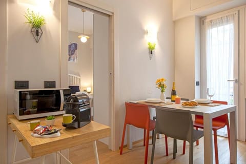 Coffee/tea facilities, Dining area