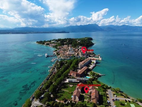 Bird's eye view, Lake view