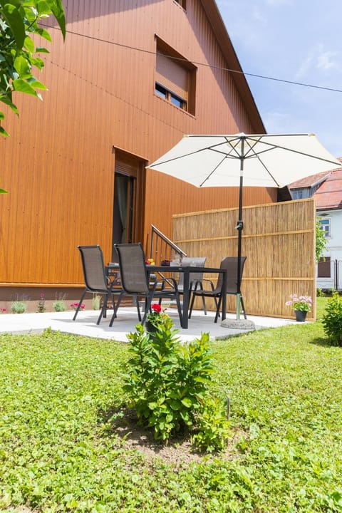 Garden, Balcony/Terrace