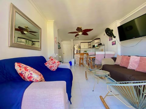 Communal lounge/ TV room, TV and multimedia, Kitchen or kitchenette, Dining area, minibar